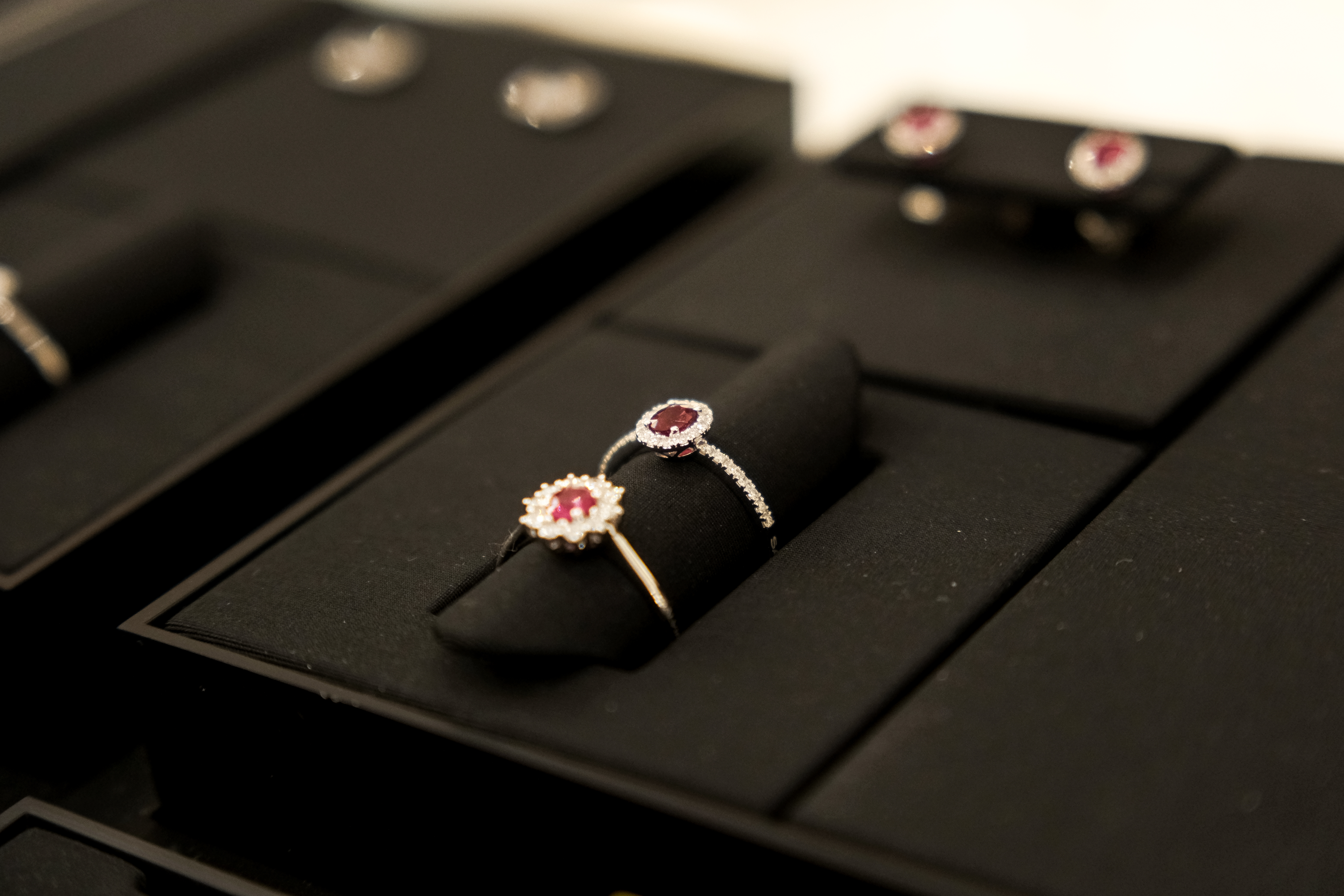 GIOIELLERIA DA RE - presso il Centro Commerciale IL CENTRO - ad Arese